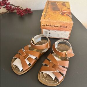 New-In-Box Saltwater Sandals, sz 6